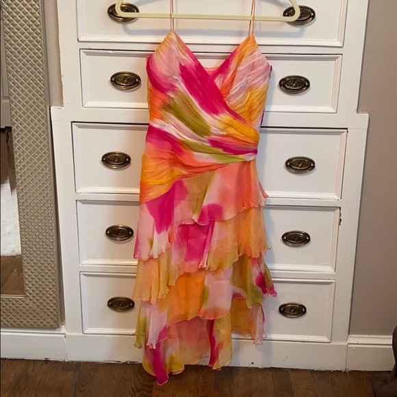 Laundry By Shelli Segal Dresses & Skirts - Gorgeous multicolored chiffon tiered dress.